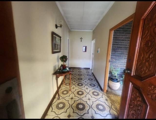 4 BEDROOM HOUSE FOR SALE IN PETERSFIELD